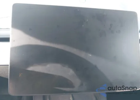 2021 Tesla Model Y Long Range Dual Motor All-Wheel Drive z USA, uszkodzony, nr VIN 5YJYGAEE0MF136712